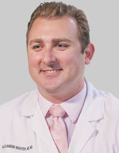 Dr Alexander Richter, Spine Surgeon